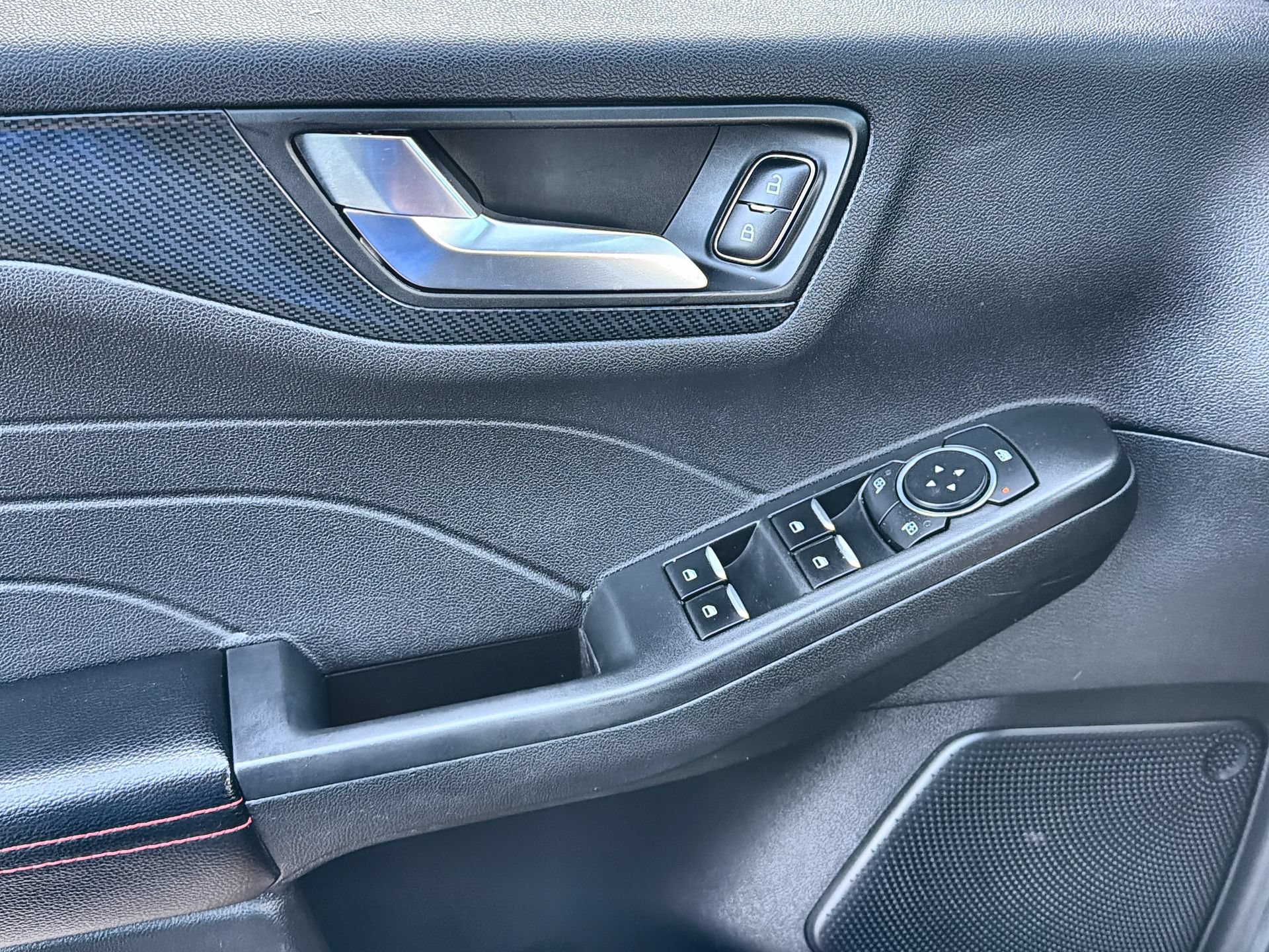 Certified 2023 Ford Escape ST-Line AWD/4WD image 13