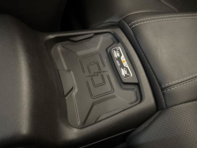 Used 2018 Chevrolet Camaro SS RWD image 31