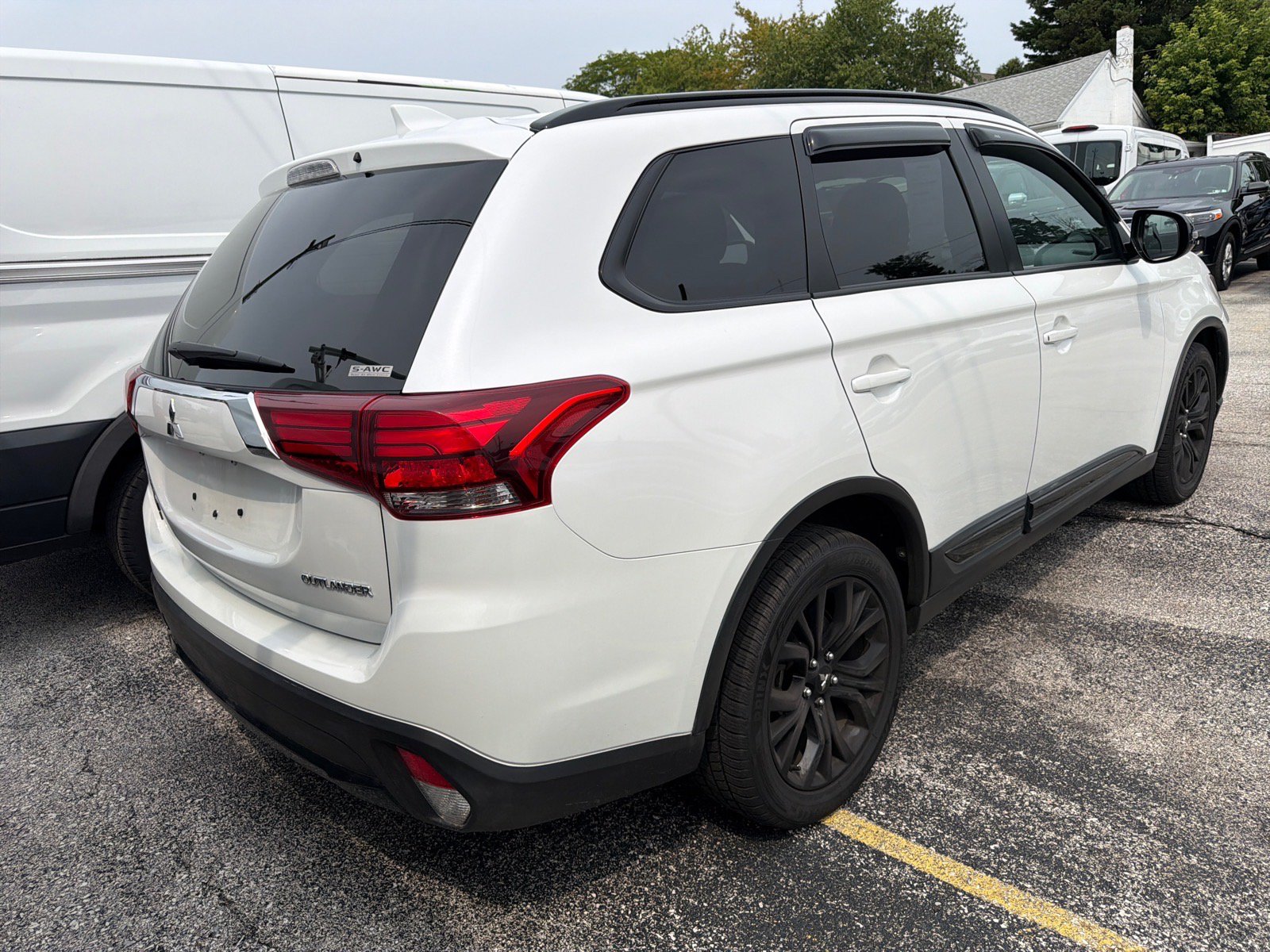 Used 2018 Mitsubishi Outlander LE AWD/4WD image 6