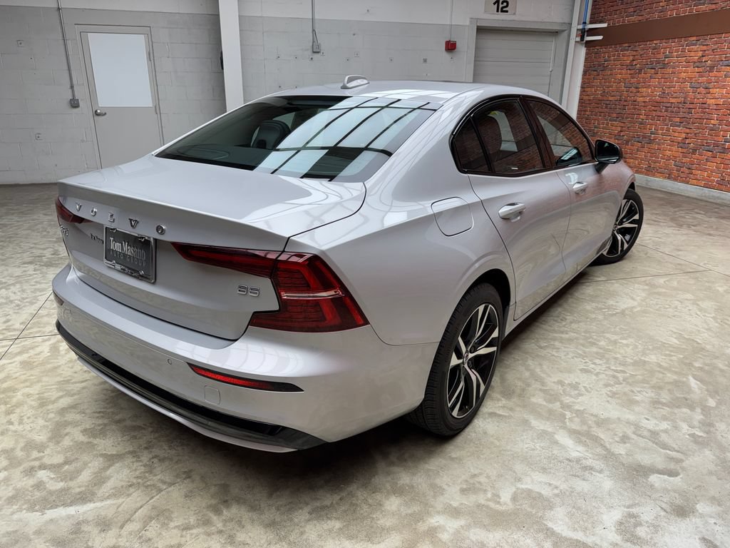 Used 2025 Volvo S60 B5 Core FWD image 5