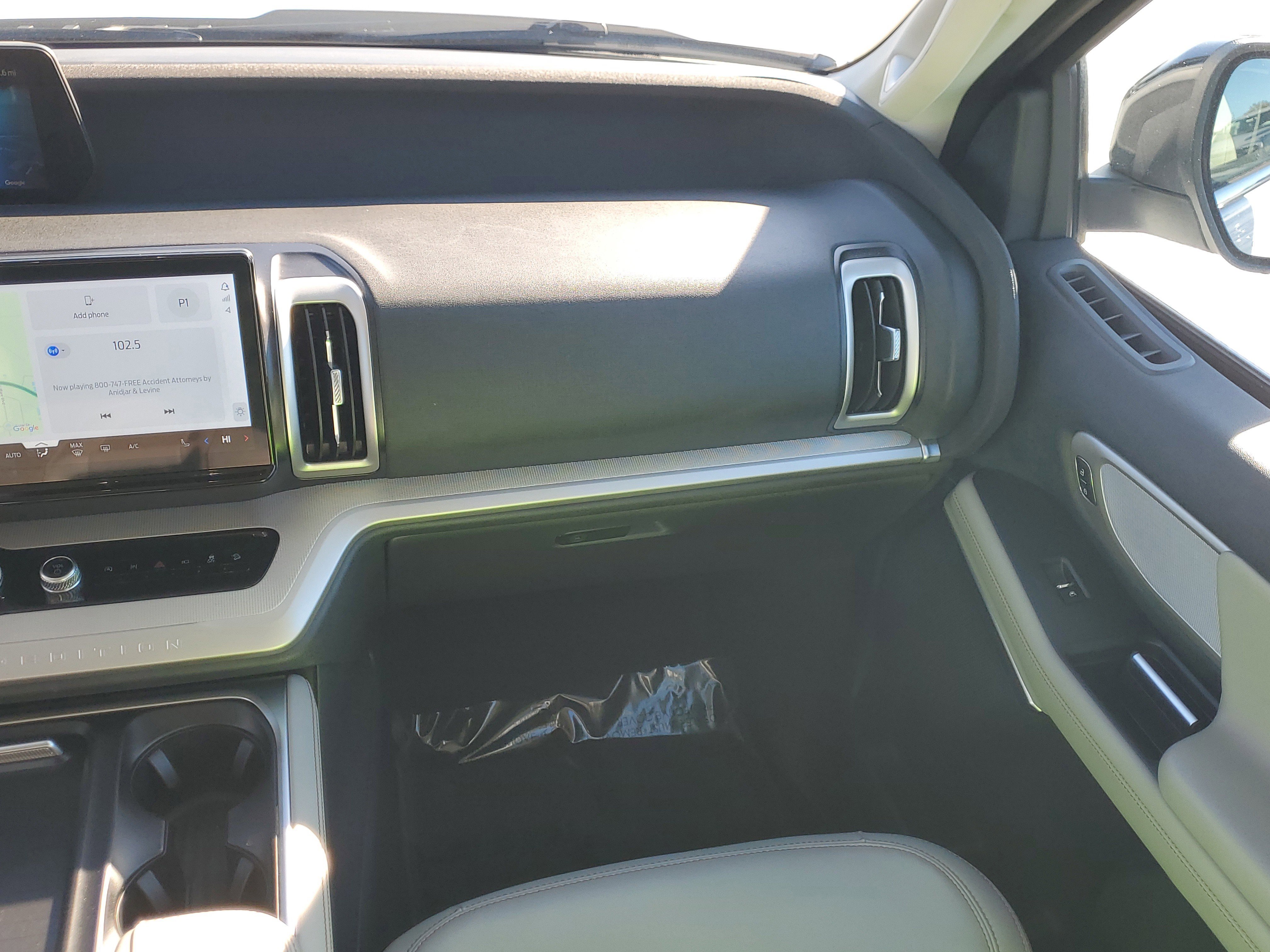 Certified 2025 Ford Expedition Active image 19