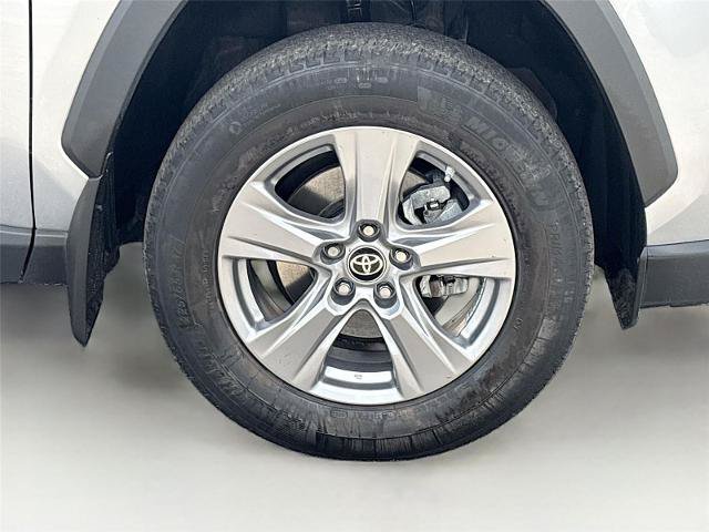 Used 2024 Toyota RAV4 LE AWD/4WD image 32
