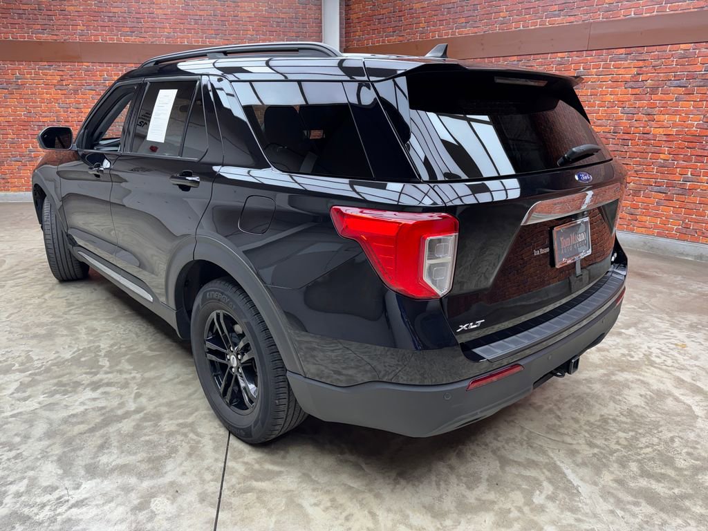Certified 2023 Ford Explorer XLT w/ Class IV Trailer Tow Package AWD/4WD image 2