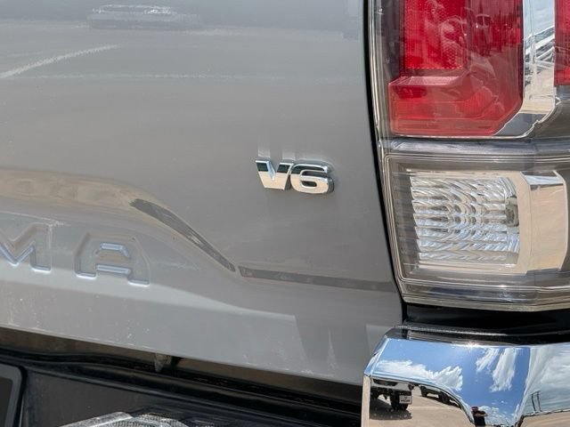 Used 2020 Toyota Tacoma TRD Off-Road AWD/4WD image 10