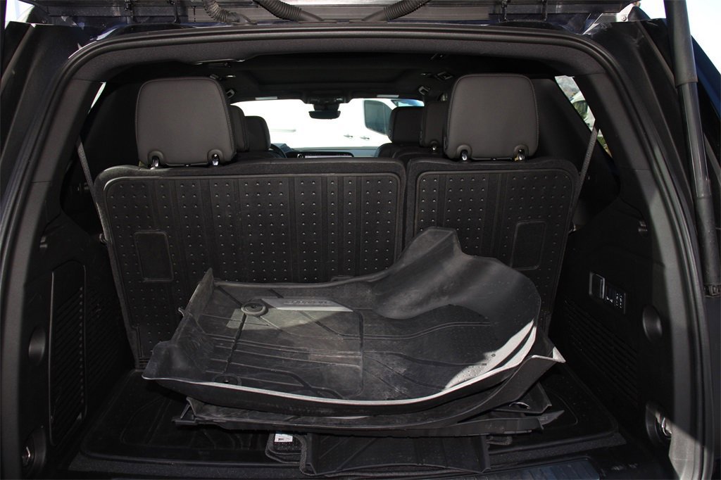 Used 2025 Chevrolet Tahoe High Country image 24