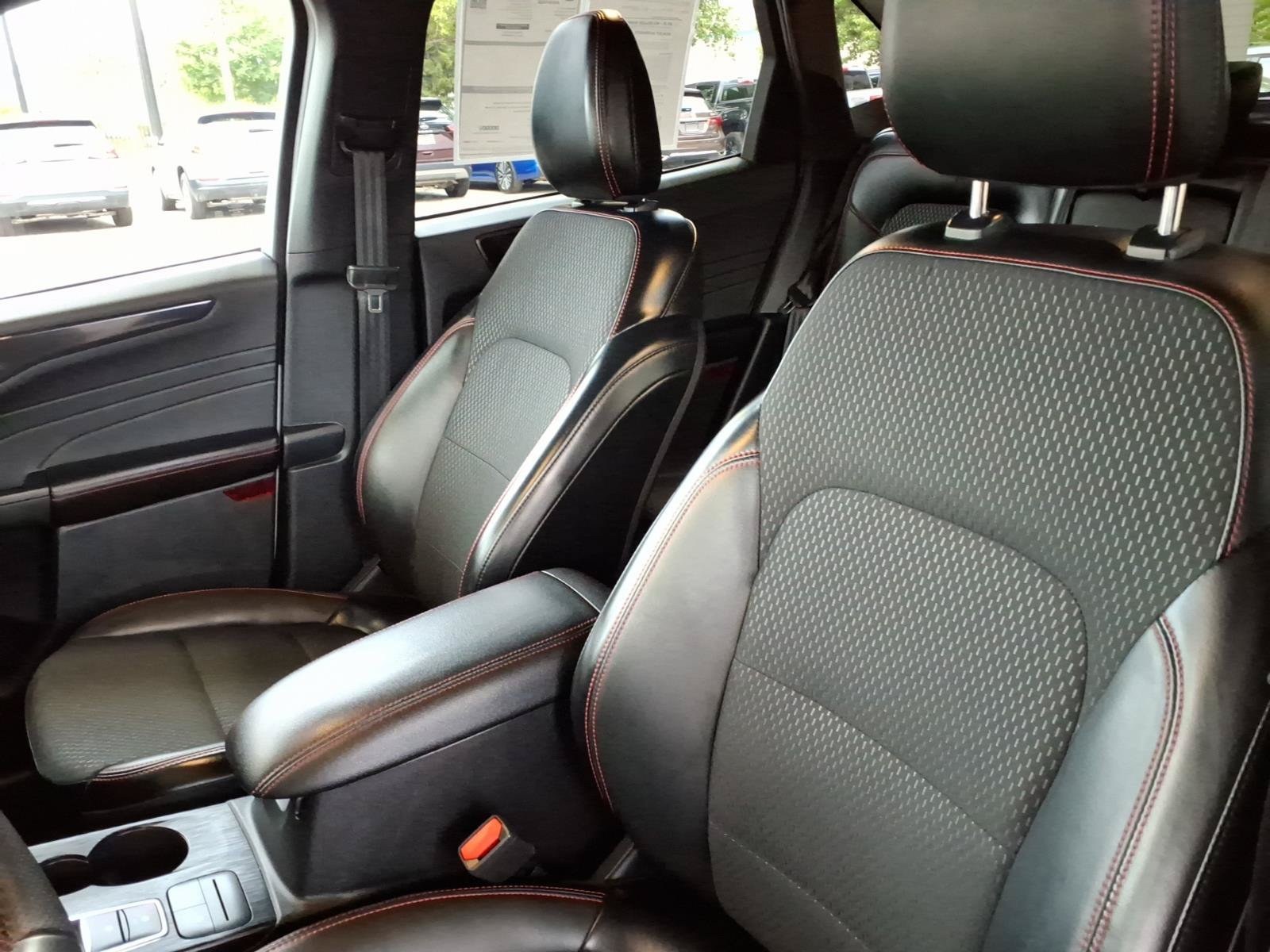 Certified 2025 Ford Escape ST-Line FWD image 12