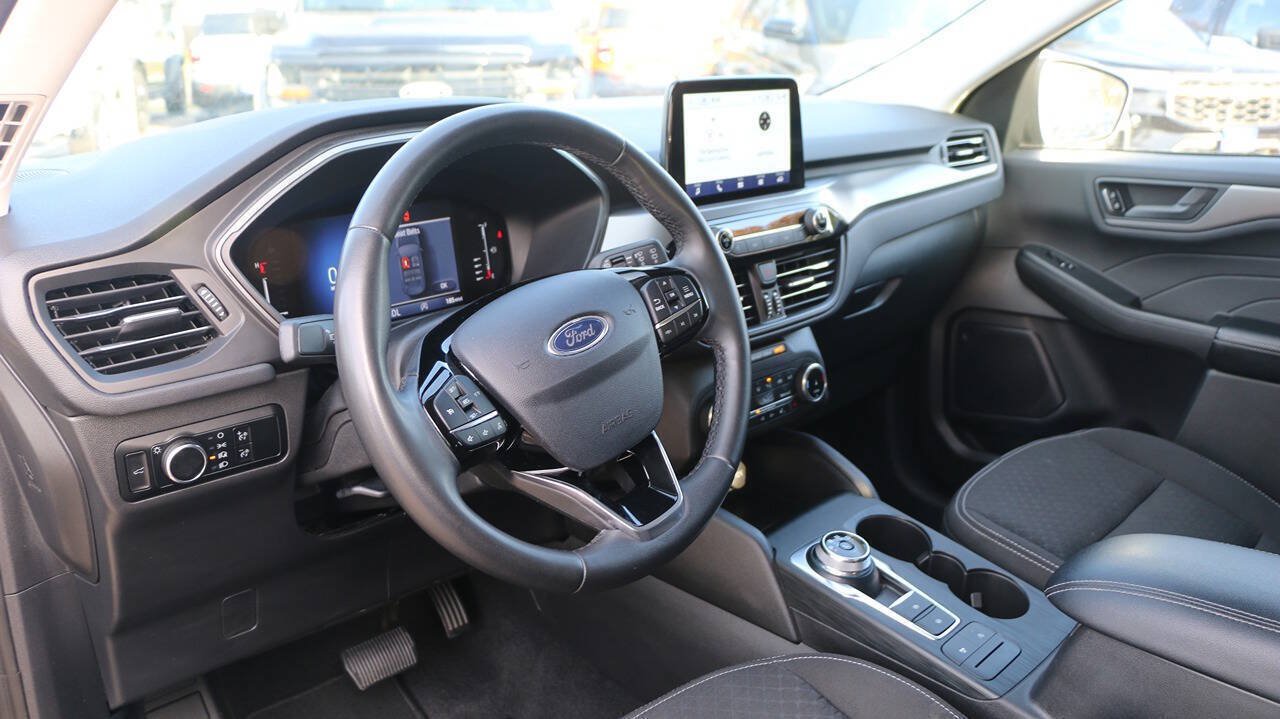 Certified 2024 Ford Escape Active AWD/4WD image 33