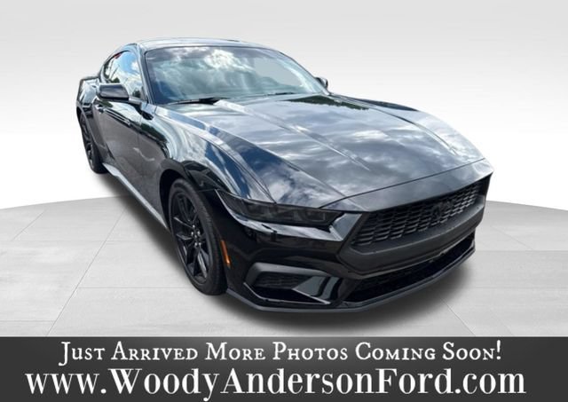 Certified 2025 Ford Mustang Coupe RWD image 3