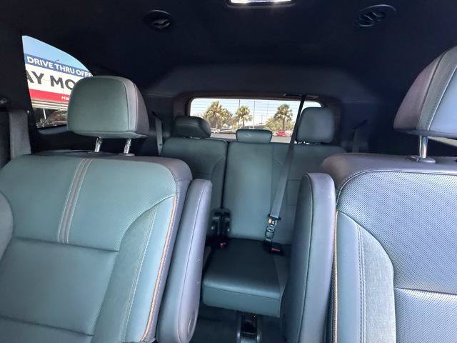 Used 2024 GMC Acadia AT4 w/ Luxury Package AWD/4WD image 18
