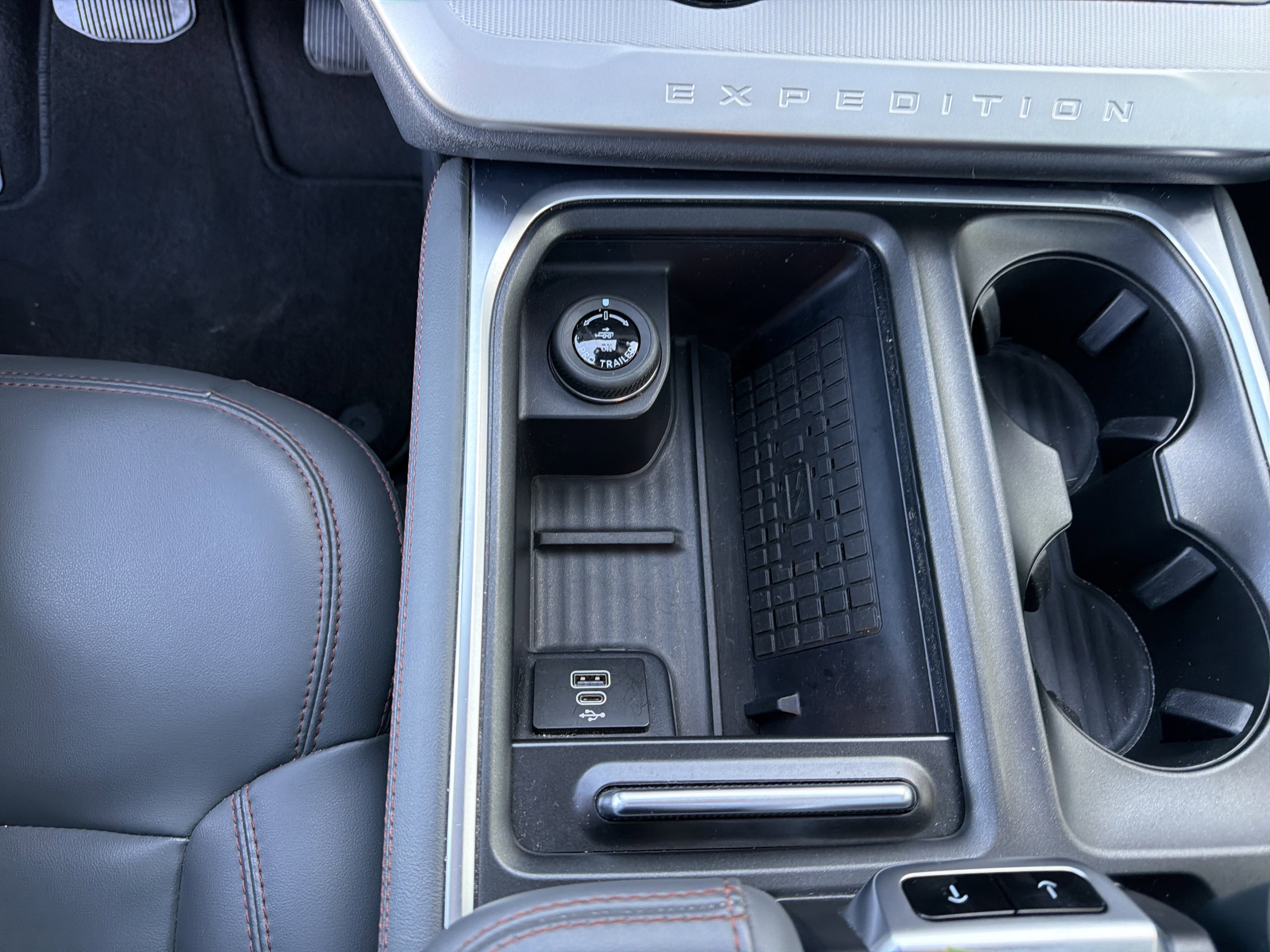 Certified 2025 Ford Expedition Active image 51