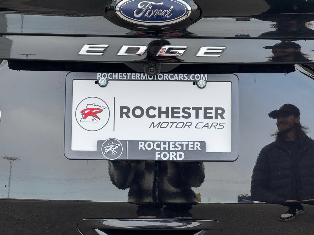 Certified 2024 Ford Edge Titanium w/ Equipment Group 301A AWD/4WD image 35