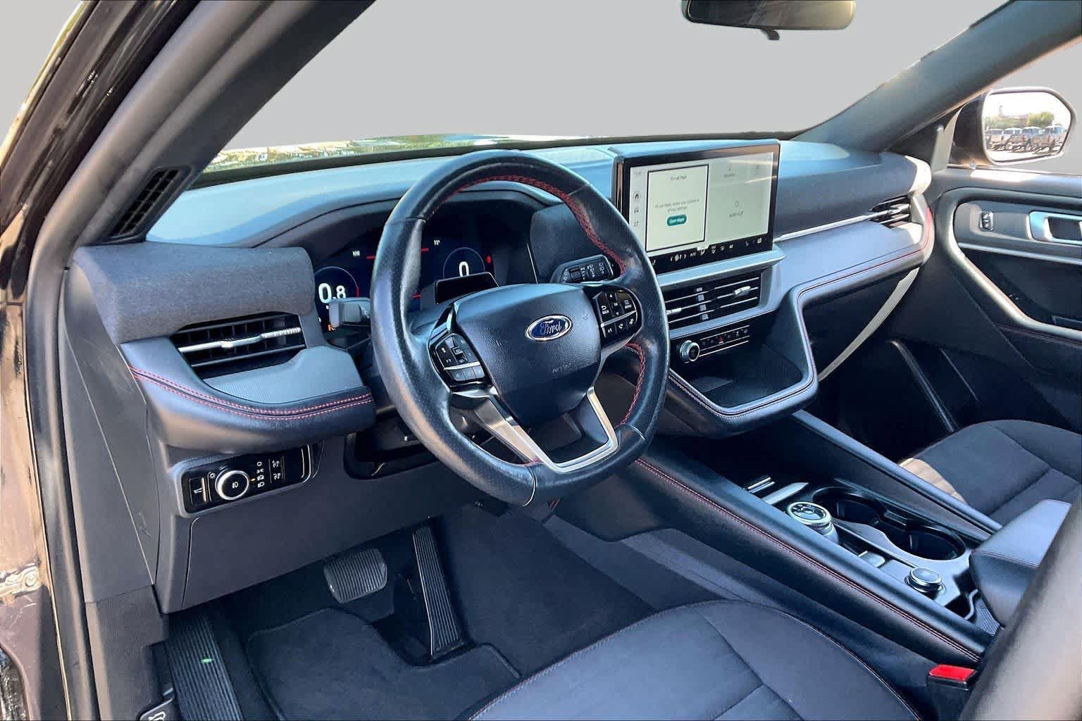 Certified 2025 Ford Explorer ST-Line AWD/4WD image 17