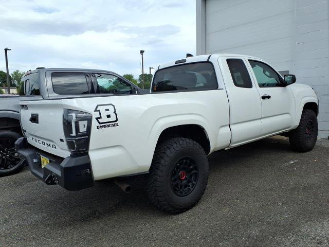 Used 2022 Toyota Tacoma SR AWD/4WD image 2