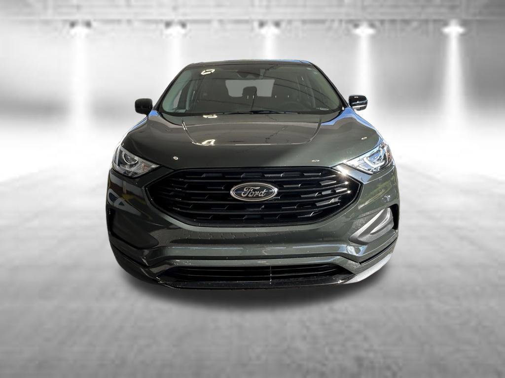 Certified 2024 Ford Edge SE w/ Black Appearance Package AWD/4WD image 10