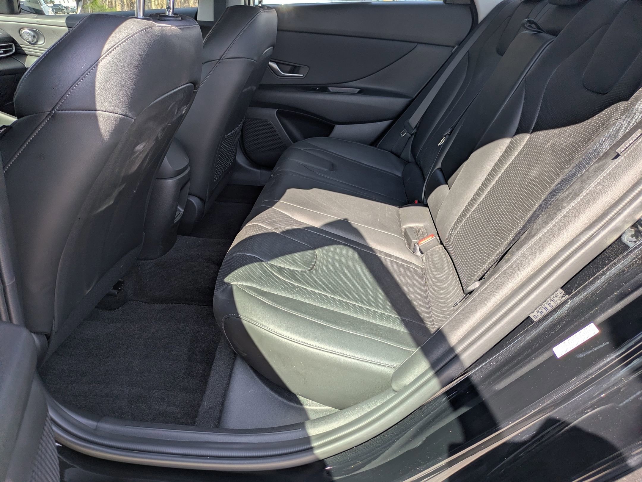 Used 2024 Hyundai Elantra Limited image 30