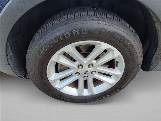 Certified 2017 Ford Explorer XLT w/ Equipment Group 202A FWD image 8