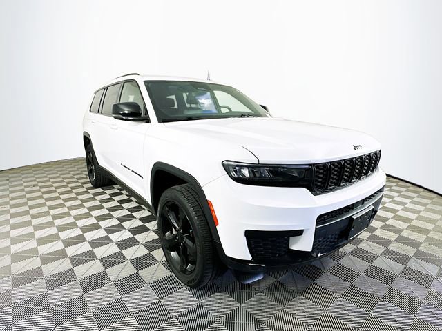 Used 2023 Jeep Grand Cherokee L Laredo AWD/4WD image 4