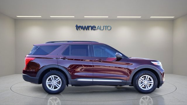 Certified 2022 Ford Explorer XLT w/ Equipment Group 202A AWD/4WD image 5