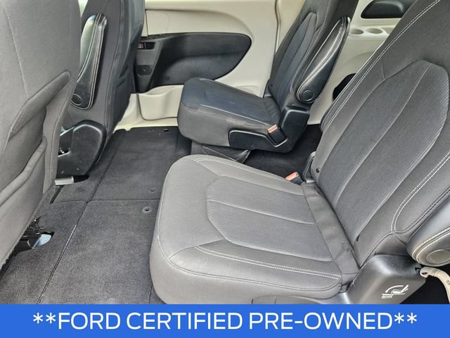 Used 2022 Chrysler Voyager LX FWD image 21