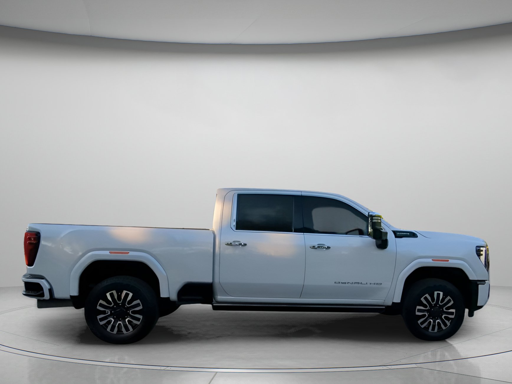 Used 2024 GMC Sierra 2500 Denali Ultimate AWD/4WD image 32