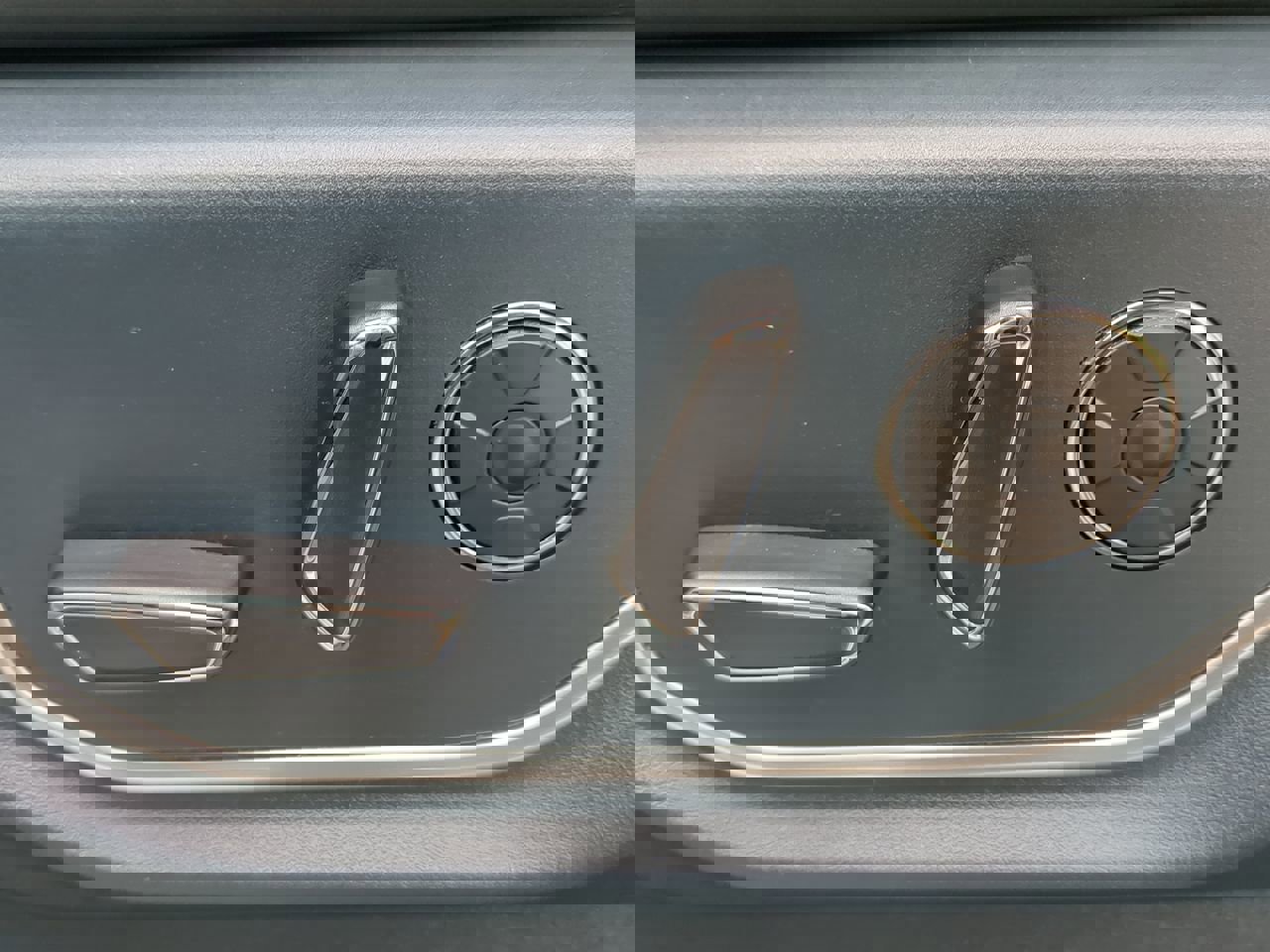 Certified 2022 Ford F250 Limited w/ FX4 Off-Road Package image 29