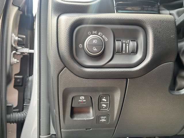 Used 2025 RAM 1500 Laramie w/ Night Edition AWD/4WD image 17