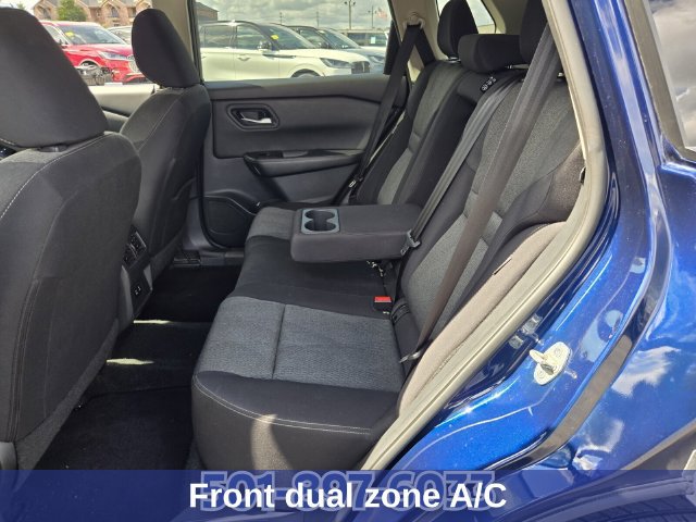 Used 2024 Nissan Rogue SV FWD image 10