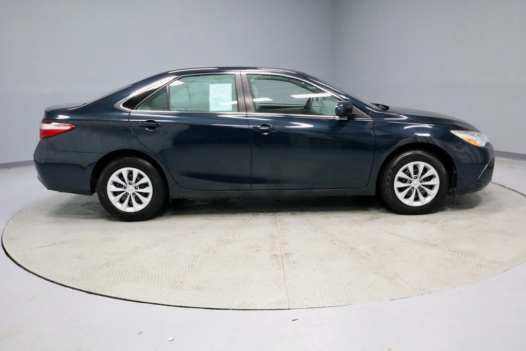 Used 2017 Toyota Camry LE image 6