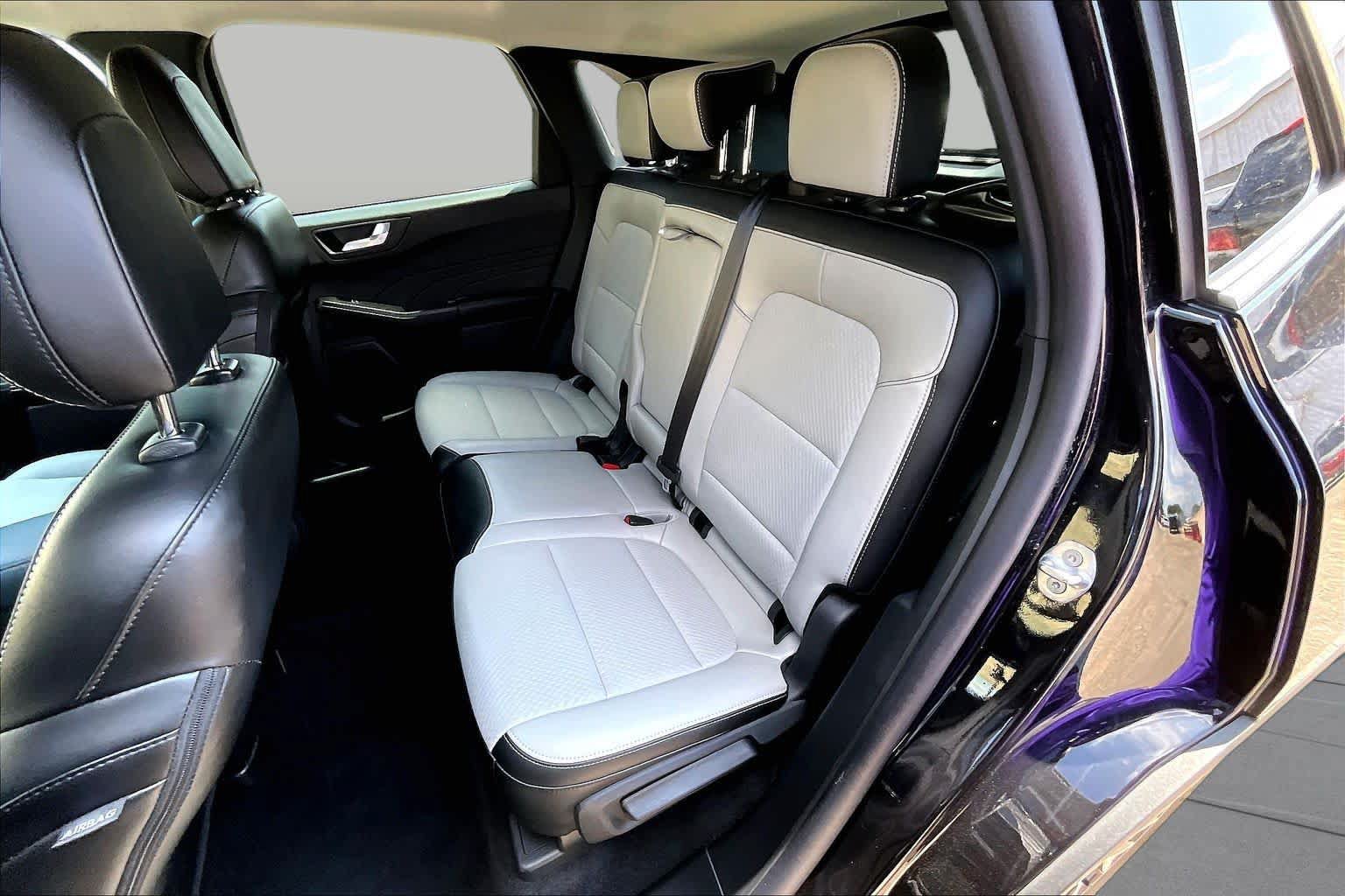 Certified 2025 Ford Escape SE FWD image 41