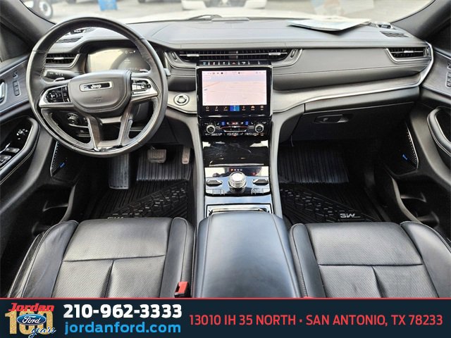 Used 2023 Jeep Grand Cherokee Overland w/ Advanced Protech Group III image 12