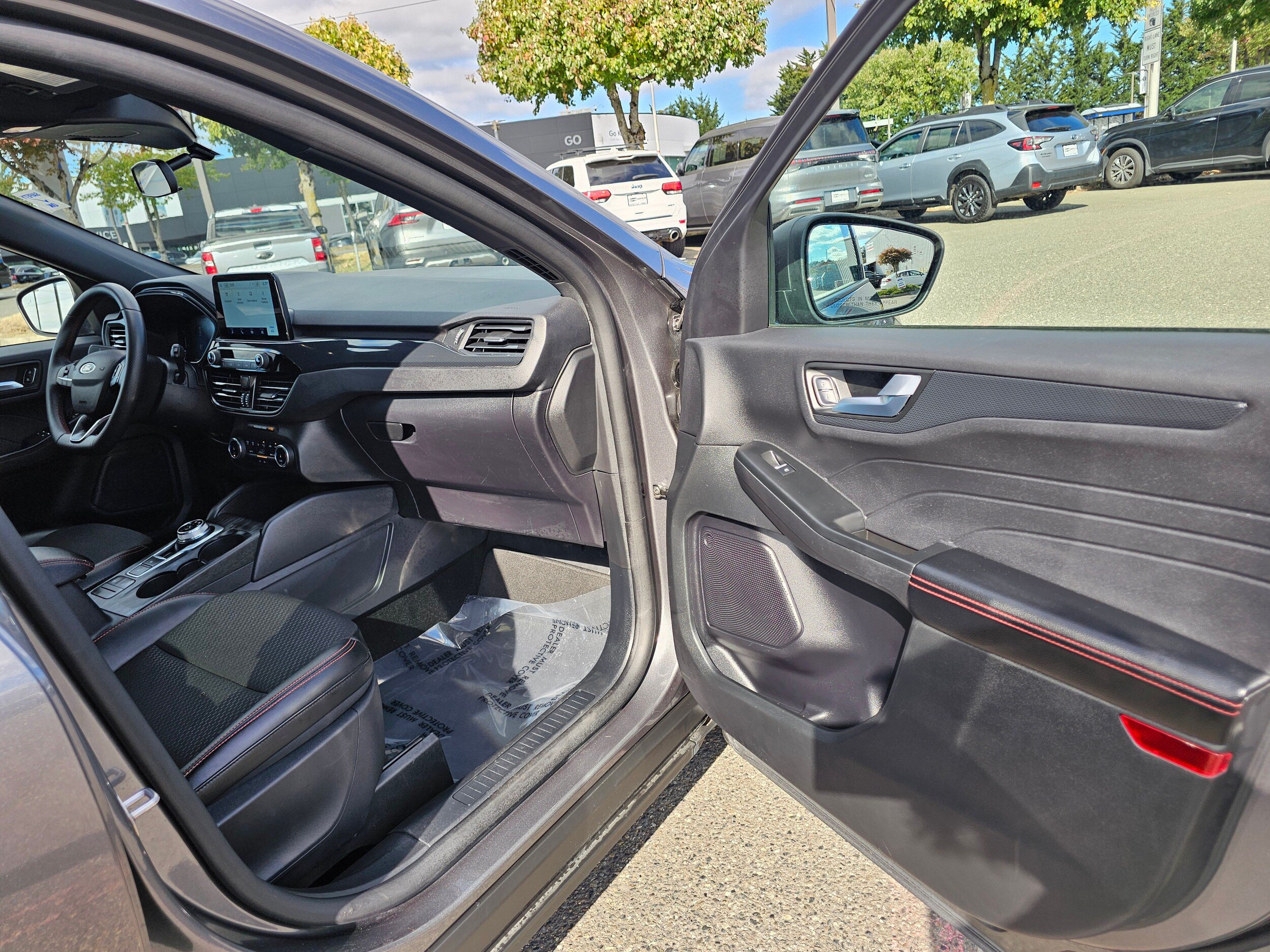 Certified 2025 Ford Escape ST-Line AWD/4WD image 13