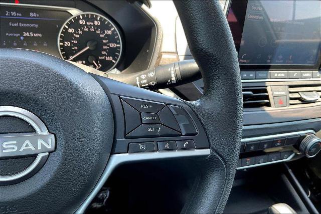 Used 2025 Nissan Altima 2.5 SV FWD image 12