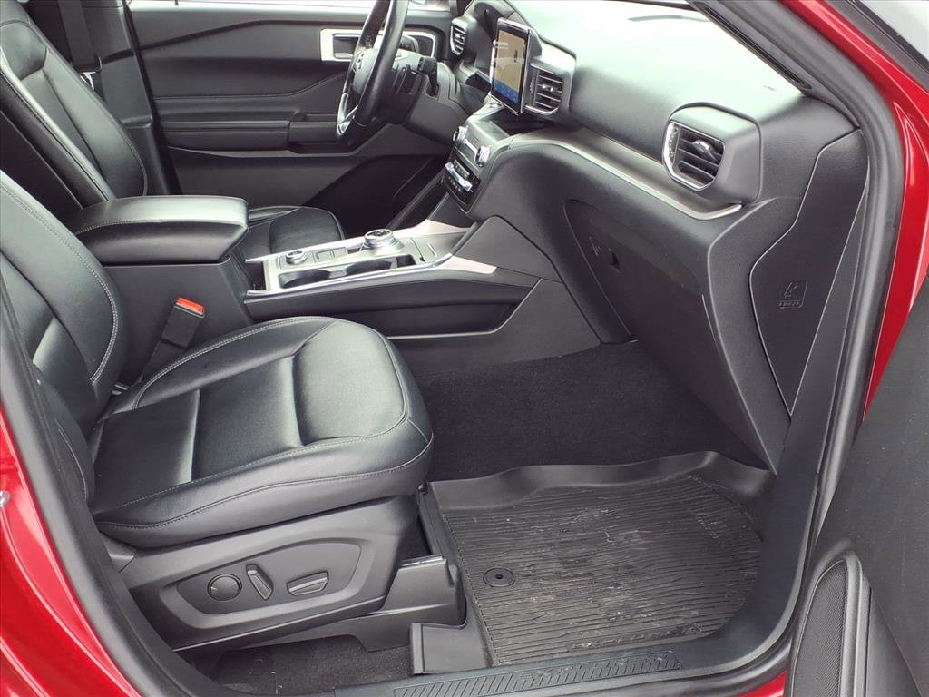 Certified 2020 Ford Explorer XLT w/ Equipment Group 202A image 22