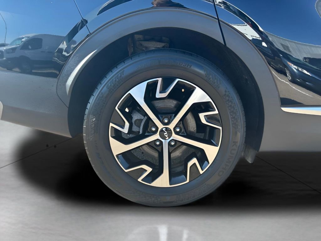 Used 2024 Kia Sportage EX image 21