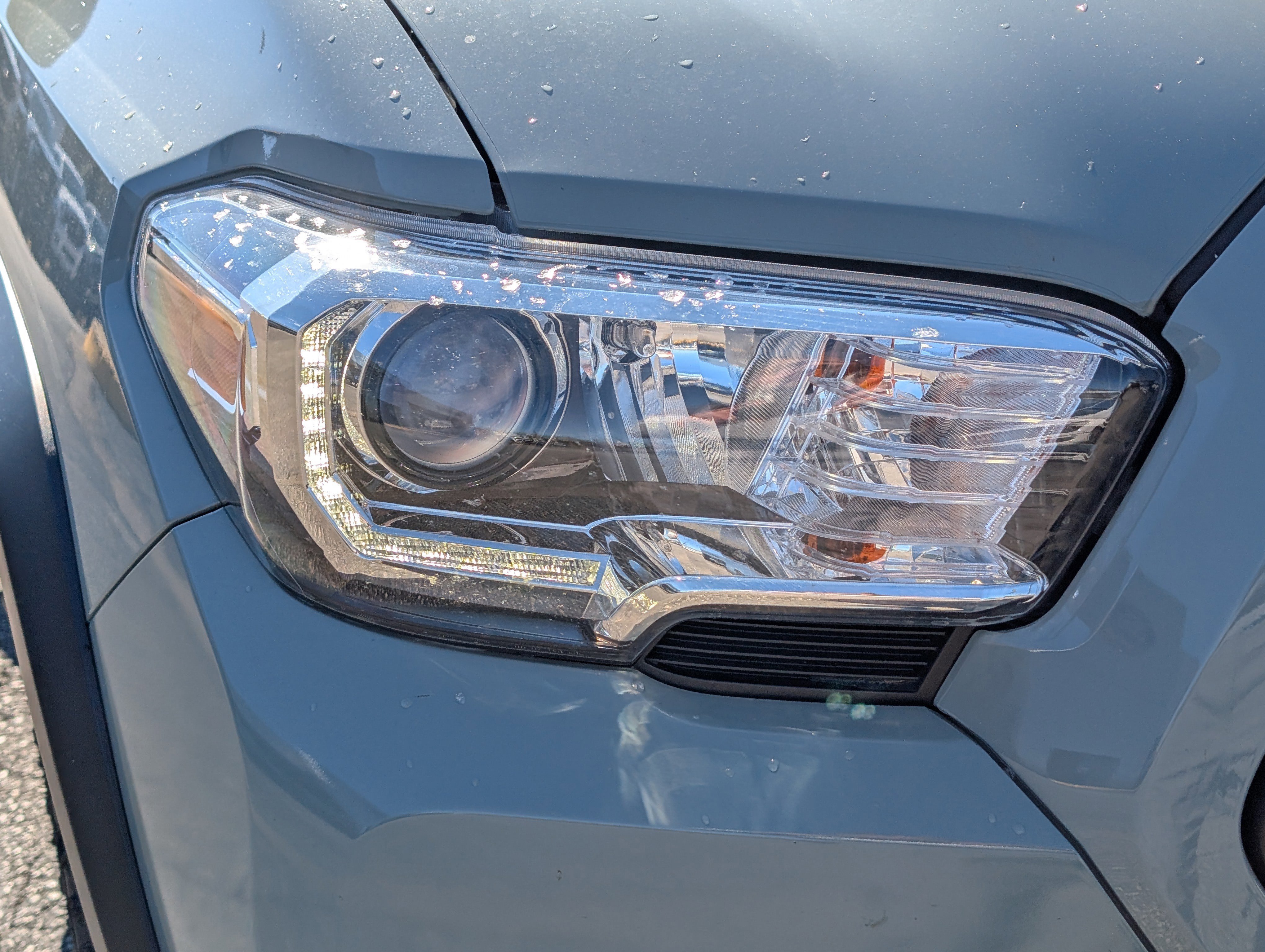 Used 2022 Toyota Tacoma TRD Off-Road w/ Technology Package image 10