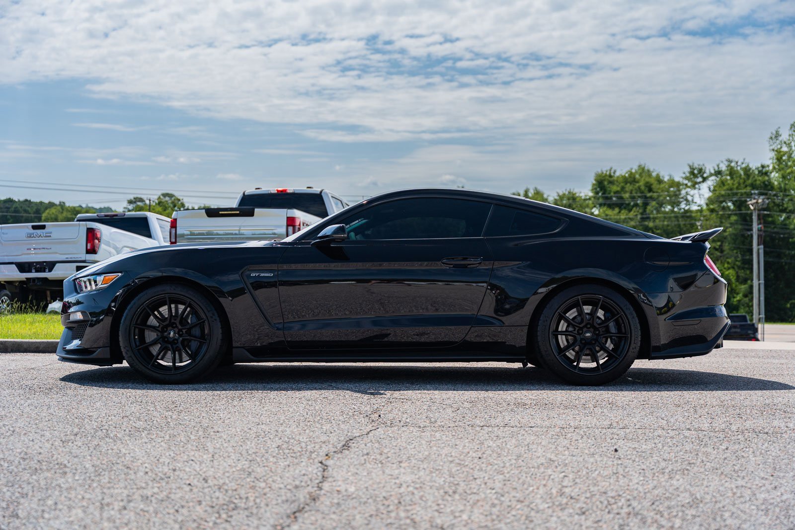 Certified 2020 Ford Mustang Shelby GT350 w/ Technology Package image 2