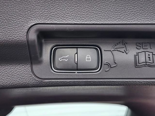 Certified 2022 Ford Explorer XLT w/ Equipment Group 202A image 35