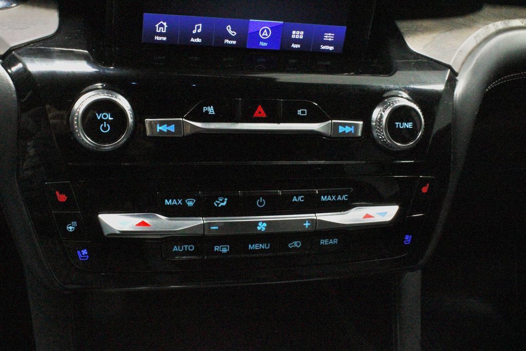 Certified 2022 Ford Explorer Platinum w/ Equipment Group 601A image 35