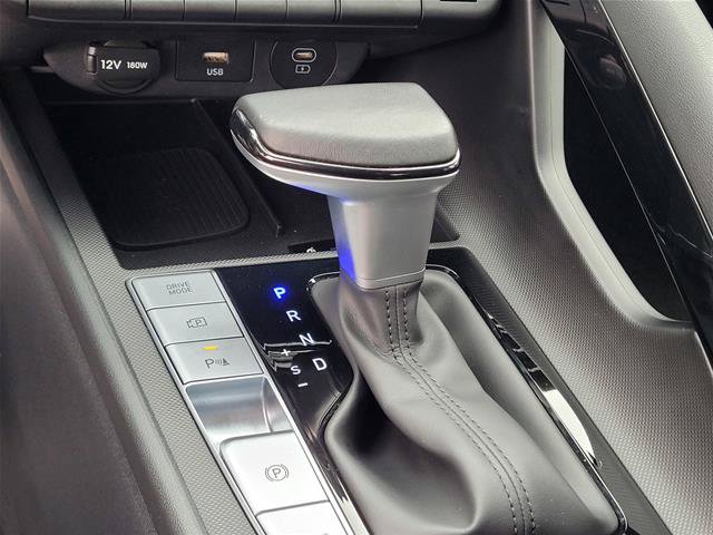 Used 2024 Hyundai Elantra Limited FWD image 25
