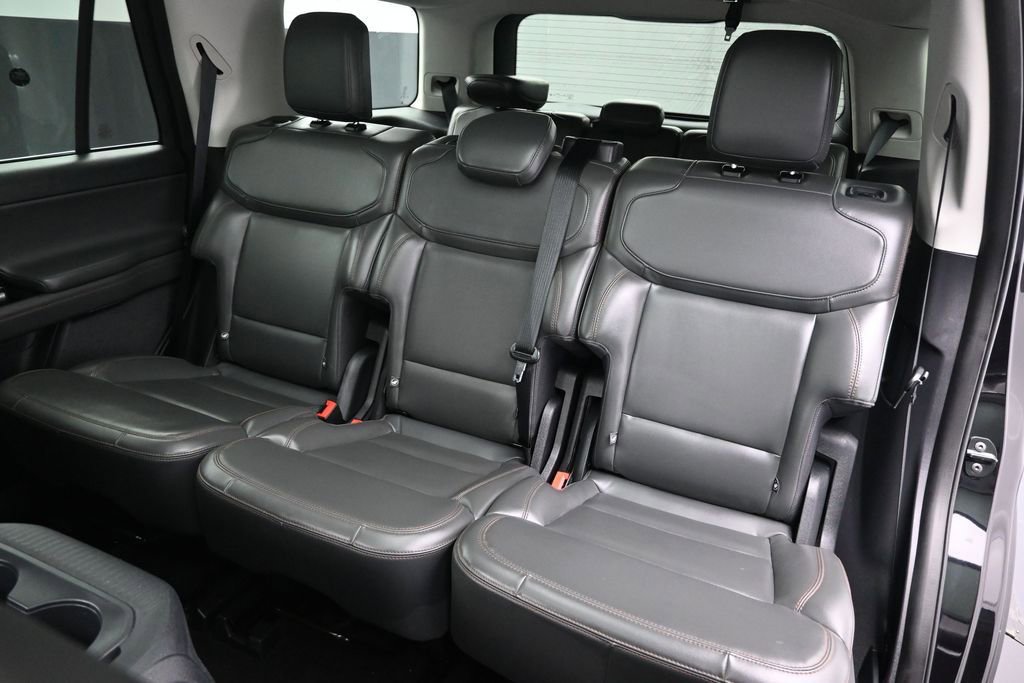Certified 2025 Ford Expedition Active AWD/4WD image 21
