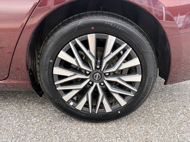 Used 2025 Nissan Altima 2.5 SV FWD image 33
