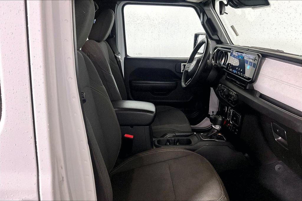 Used 2025 Jeep Wrangler Unlimited Sport AWD/4WD image 6