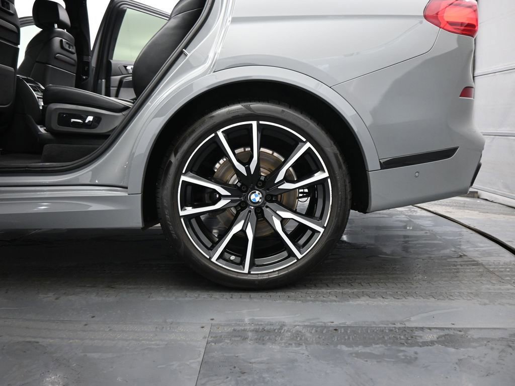 Used 2021 BMW X7 xDrive40i w/ M Sport Package image 19