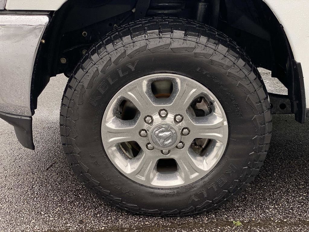 Used 2024 RAM 2500 Big Horn AWD/4WD image 12