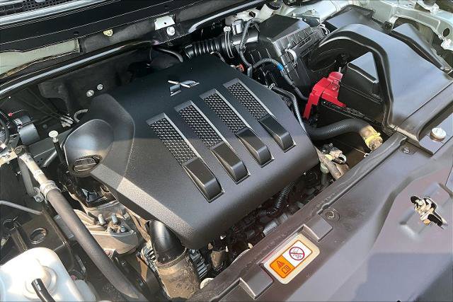Used 2024 Mitsubishi Eclipse Cross AWD image 34