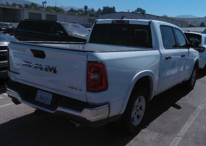Used 2025 RAM 1500 Big Horn AWD/4WD image 3