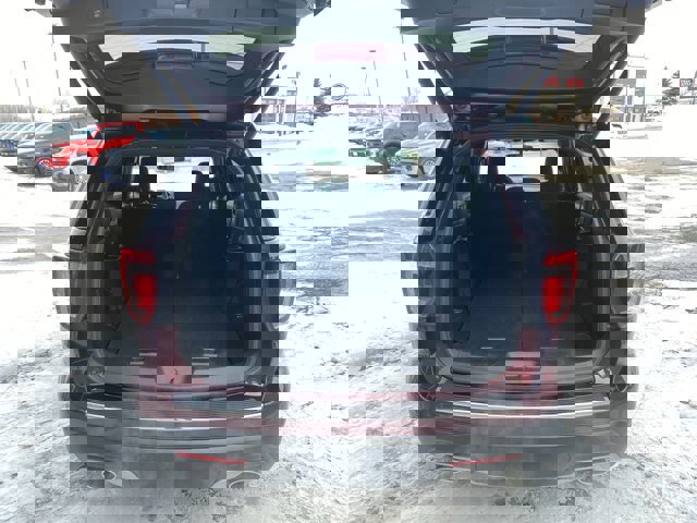 Certified 2018 Ford Explorer XLT w/ Equipment Group 201A image 23