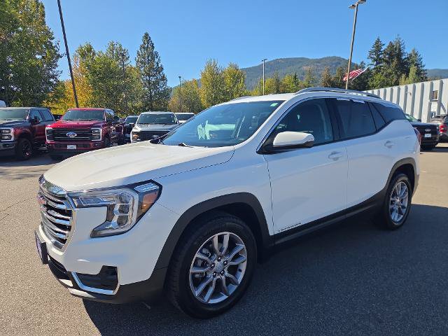 Used 2024 GMC Terrain SLT AWD/4WD image 4