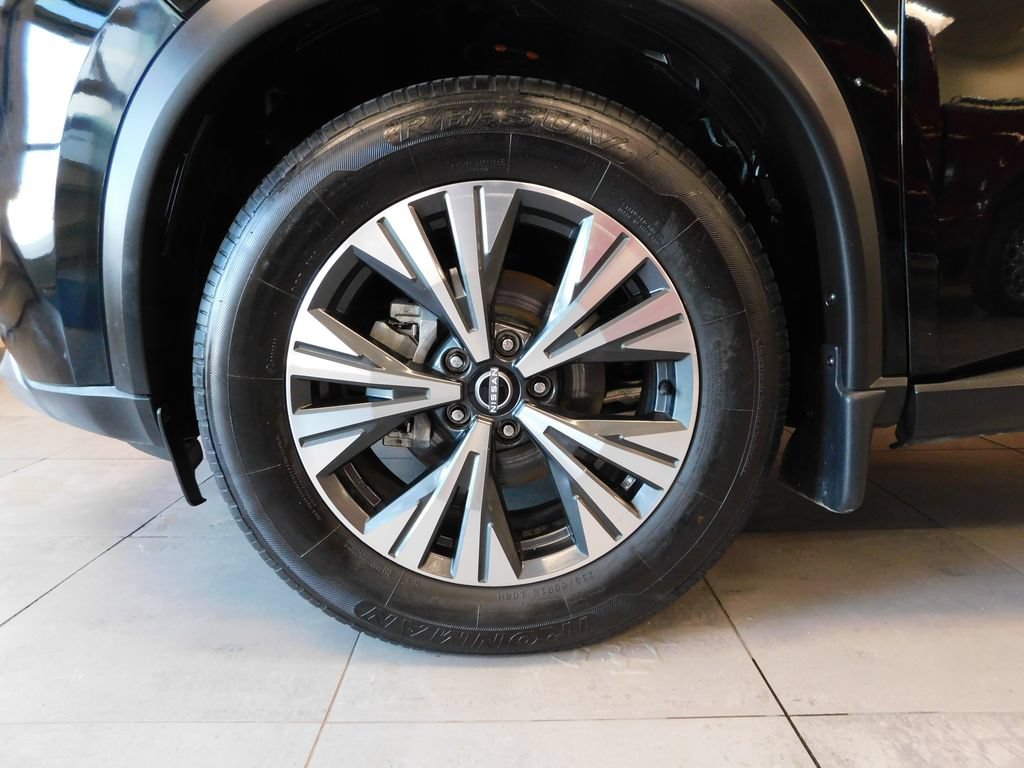 Used 2023 Nissan Rogue SV FWD image 8