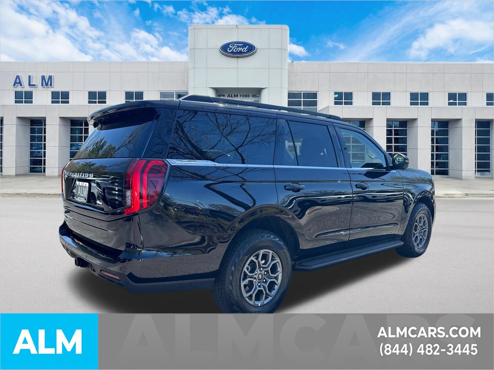 Certified 2025 Ford Expedition Active AWD/4WD image 5